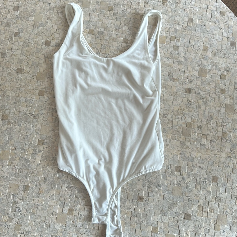 Dee Elly white bodysuit, size xs